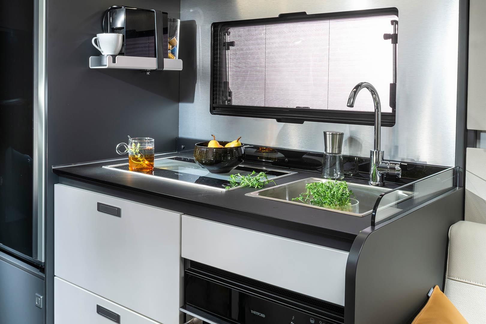 Kitchen & Dinette — Reflection 315RLTS