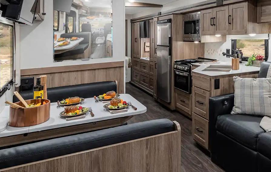 Kitchen & Dinette — Jay Flight 28BHS
